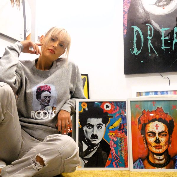 Frida Kahlo grey
