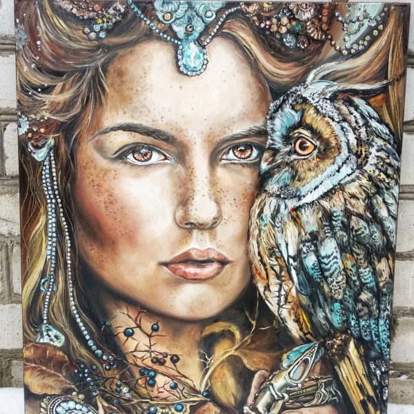 Alternative view of Woman with owl